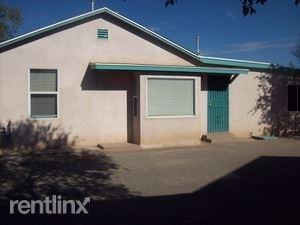 615 Candelaria Rd NW - Photo 3 of 6