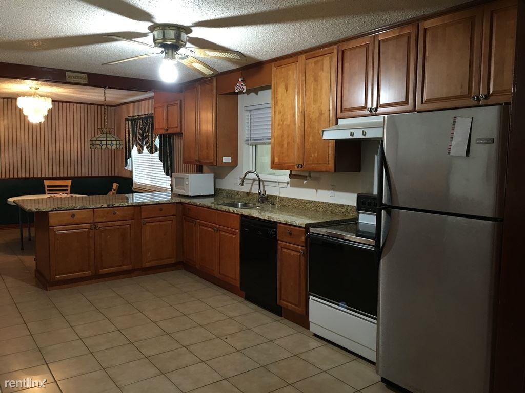 2041 Titan St - Photo 3 of 16
