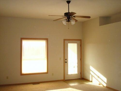 1123 N Northwood Ave - Photo 3 of 6
