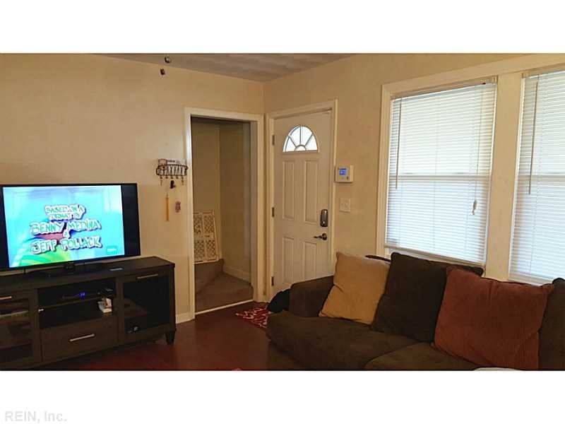 3711 Lenoir Cir - Photo 3 of 21