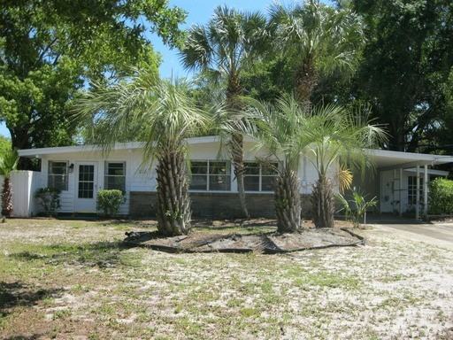 210 Greenwood Dr - Photo 2 of 27