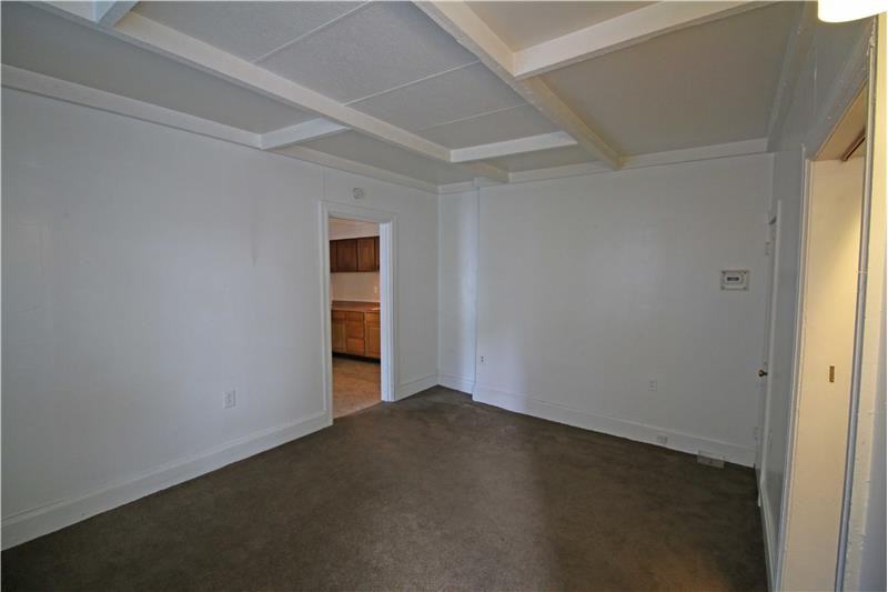 246 Pine St - Photo 3 of 25