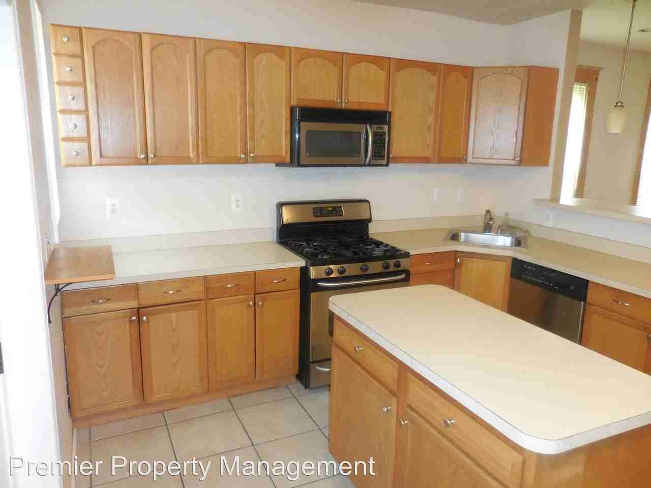 2511 Robb St - Photo 3 of 15