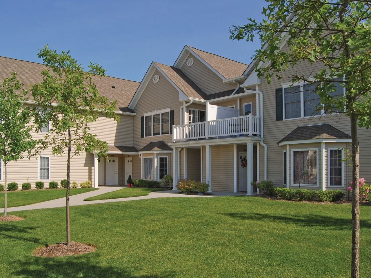 Broadway Knolls - Photo 2 of 23