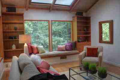209 Marion Ave - Photo 3 of 12