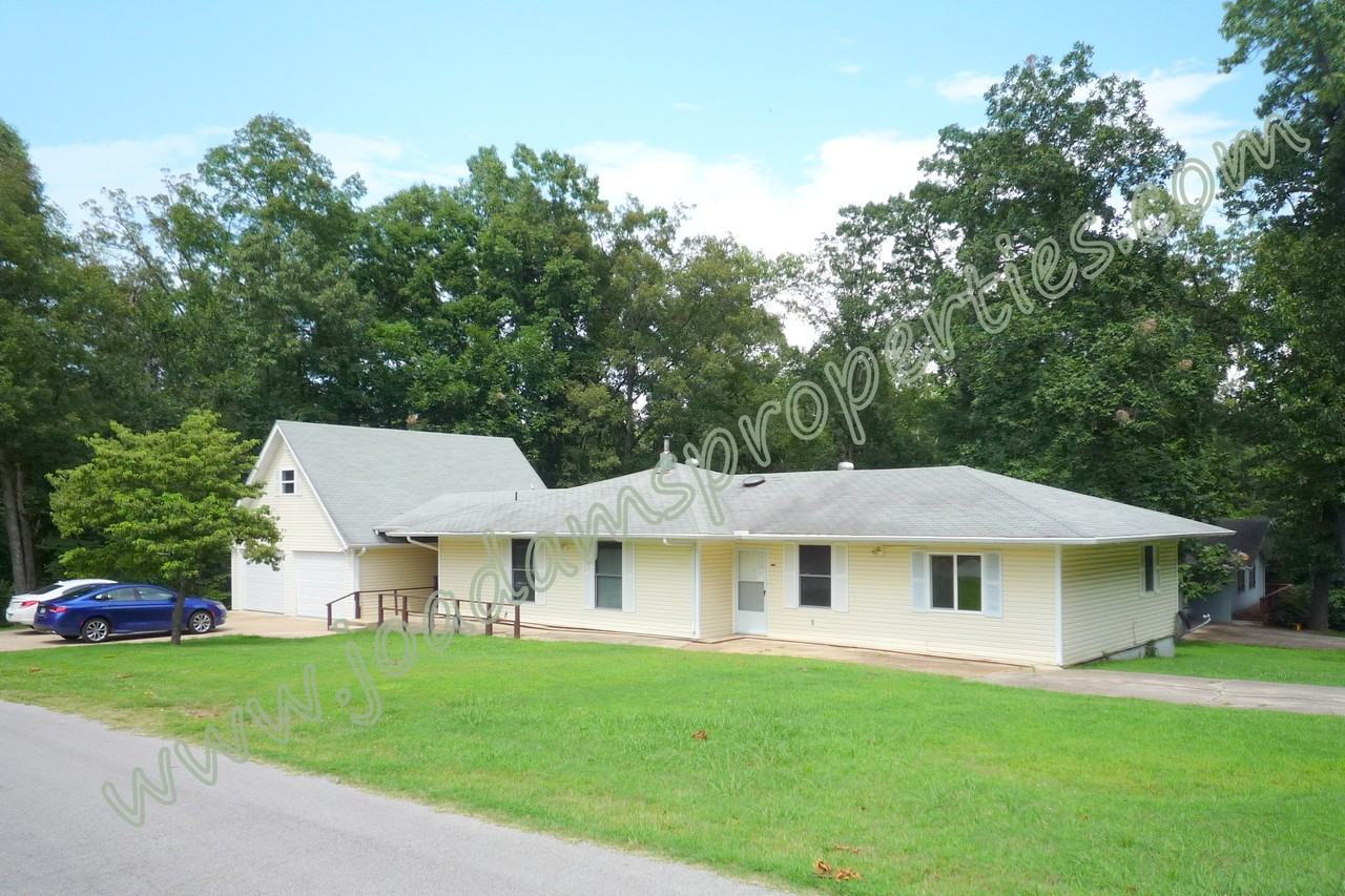 1204 Honeysuckle Ave - Photo 2 of 25