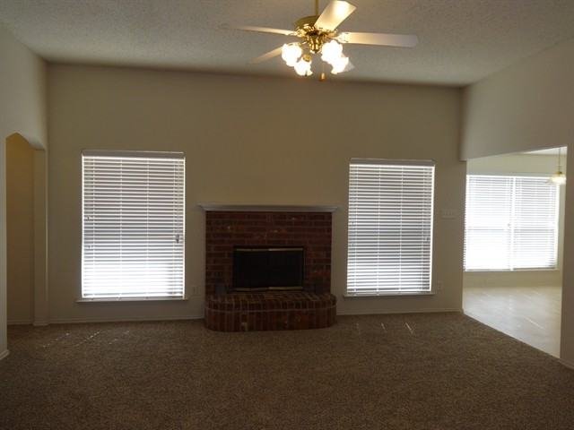 1213 Doreen St - Photo 2 of 11