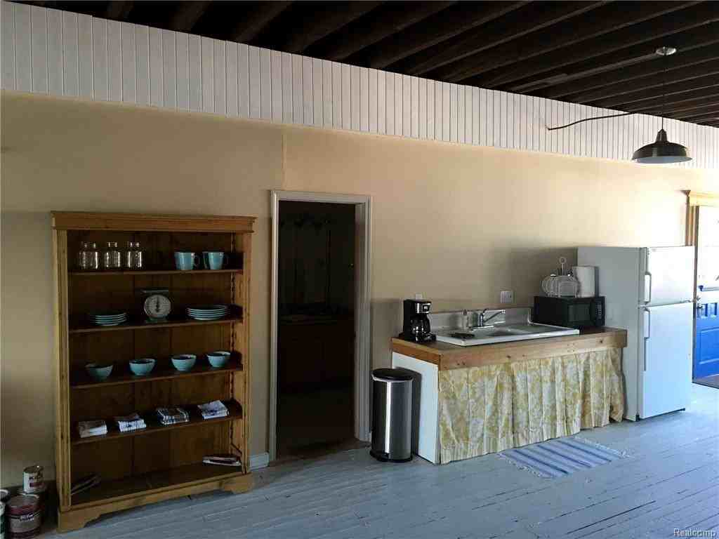 152 E Main St #a - Photo 3 of 10