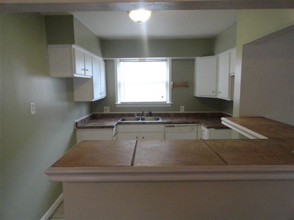 5090 Bedford St - Photo 3 of 10