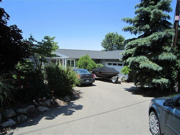 8031 Ore Knob Dr - Photo 3 of 10