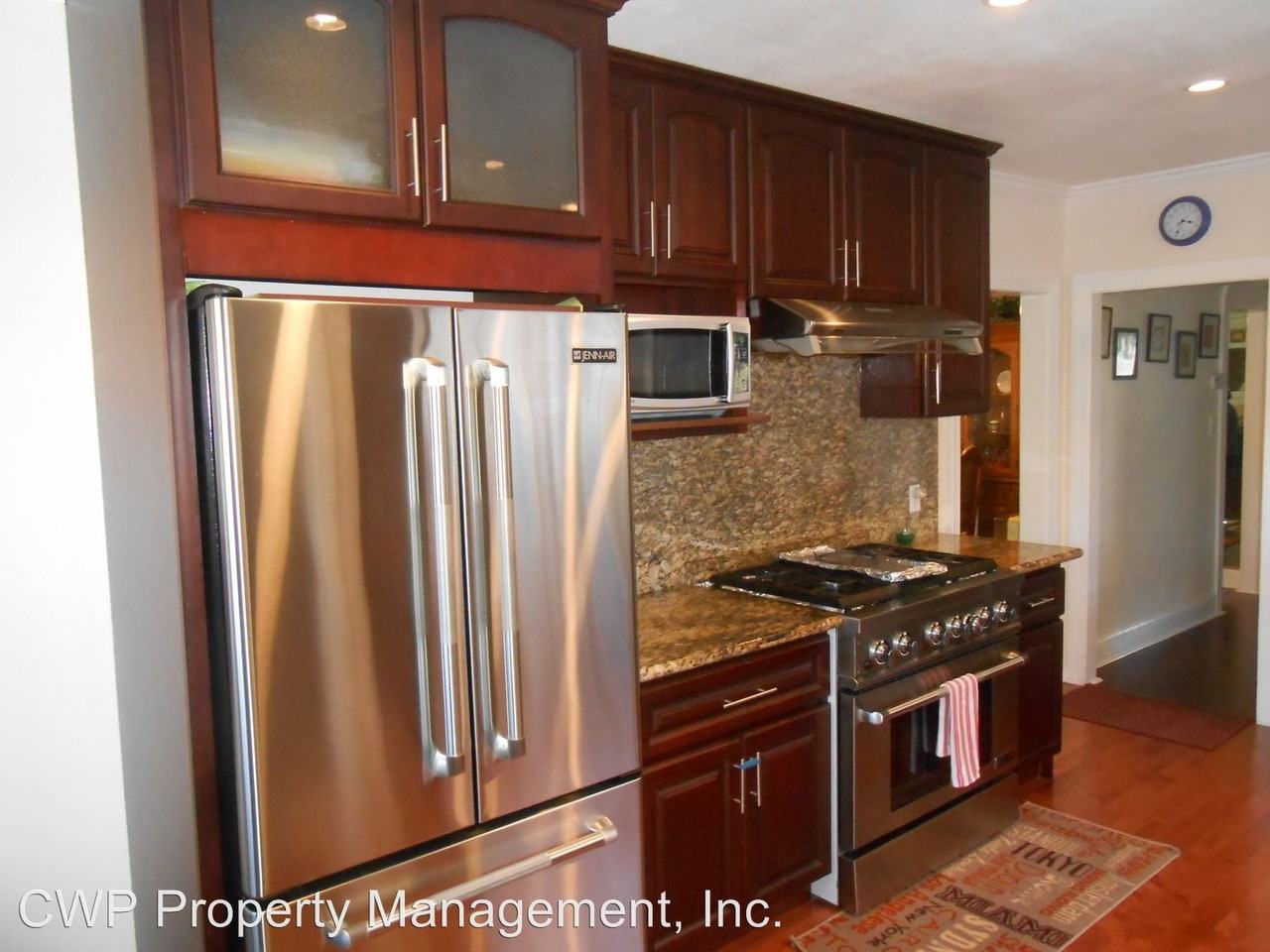 594 Broadmoor Blvd - Photo 3 of 14