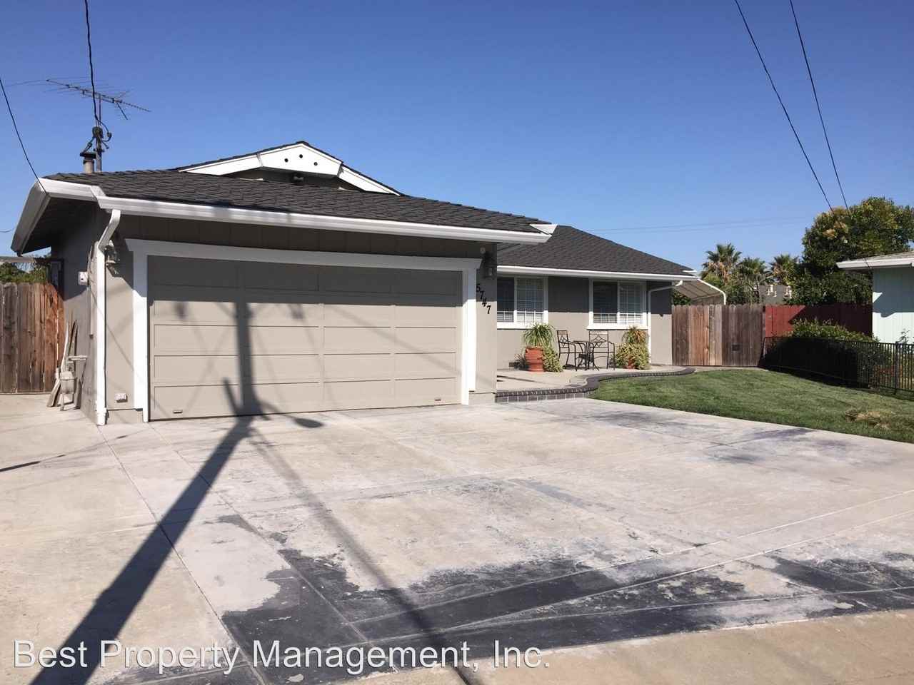 5747 Parkside Pl - Photo 2 of 31