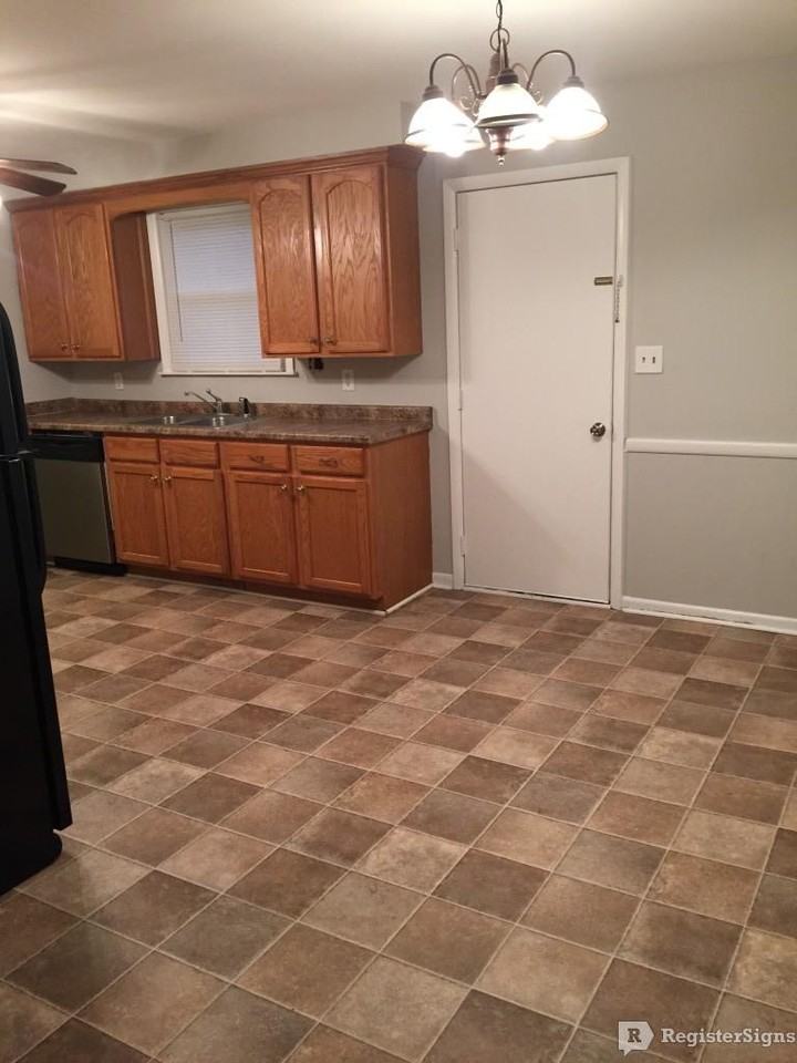 402 Britton Springs Rd - Photo 3 of 13