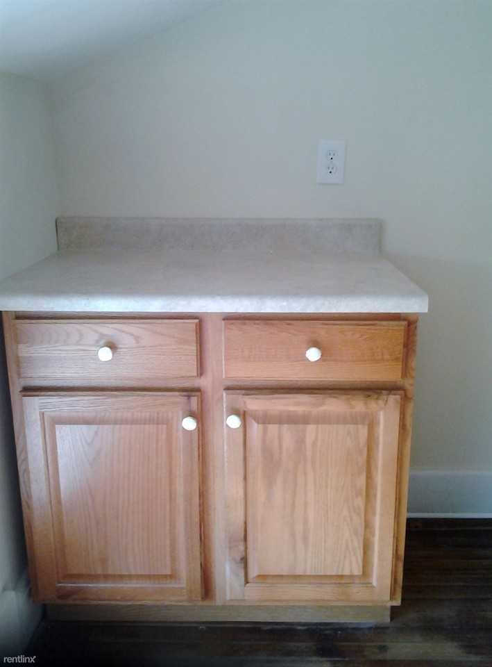 206 School St - Photo 2 of 9