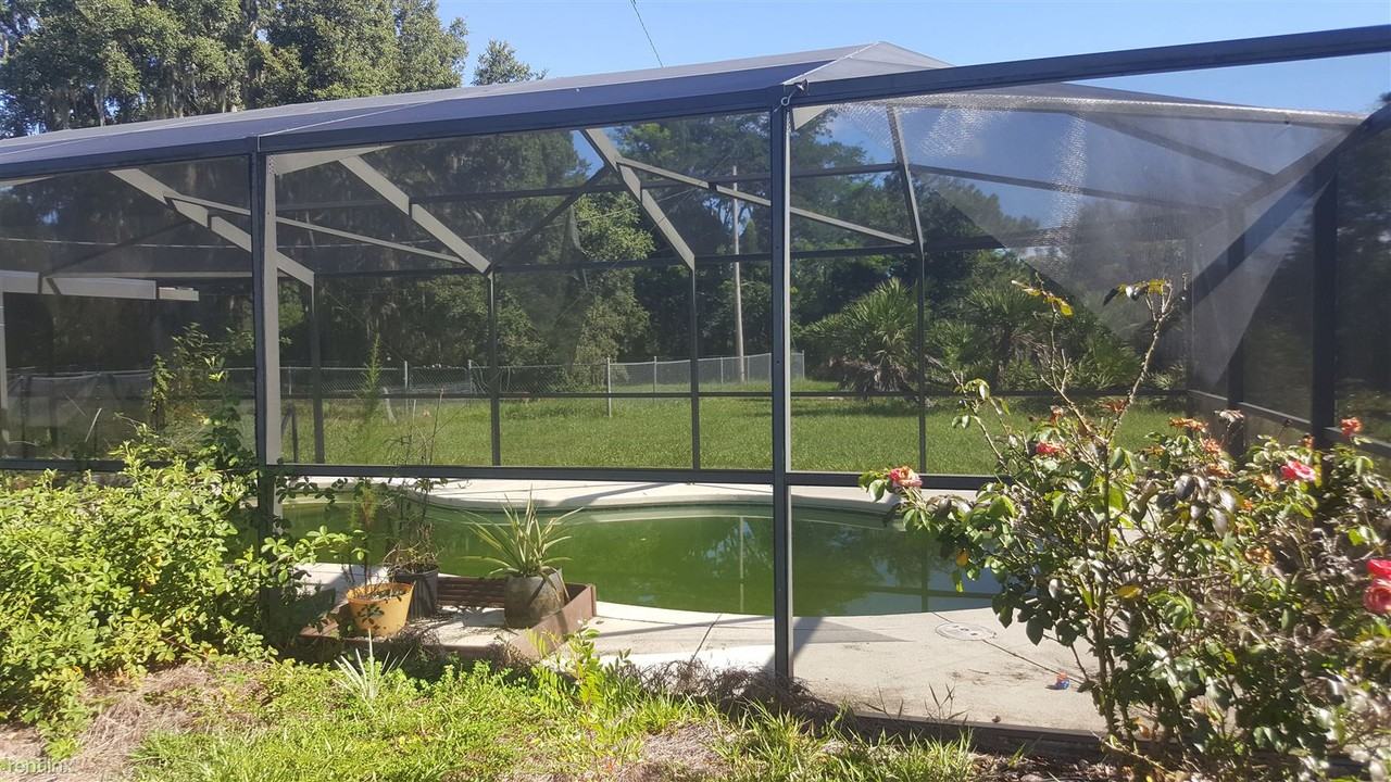 3160 Poinciana Dr - Photo 3 of 5