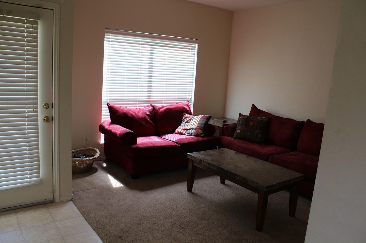 2546 Georgian Drive - Photo 2 of 9