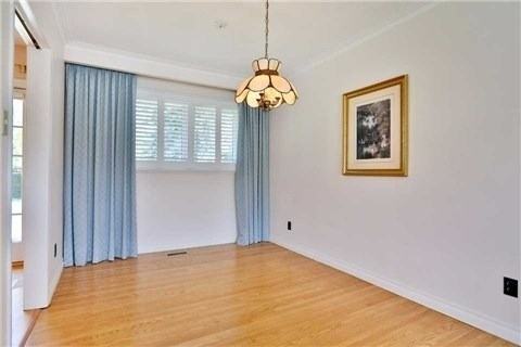32 Sewell Drive - Photo 3 of 10