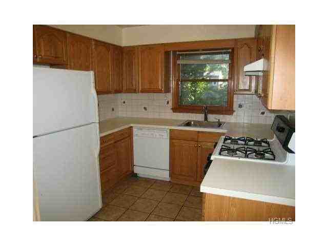 455 W Clarkstown Rd - Photo 2 of 21