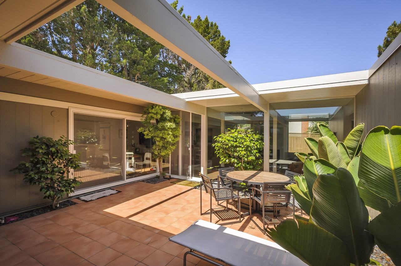 3008 Alcazar Dr - Photo 3 of 18