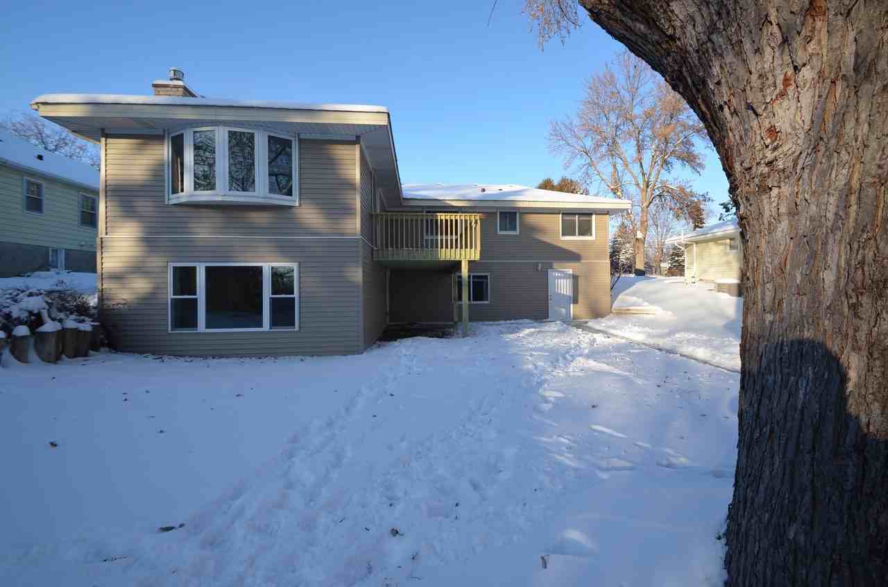 5069 Main St E - Photo 2 of 8