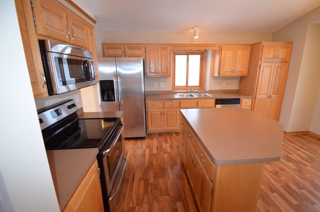 713 3rd St SW - Photo 3 of 9