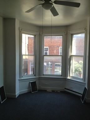 9 1/2 W Franklin St - Photo 2 of 11