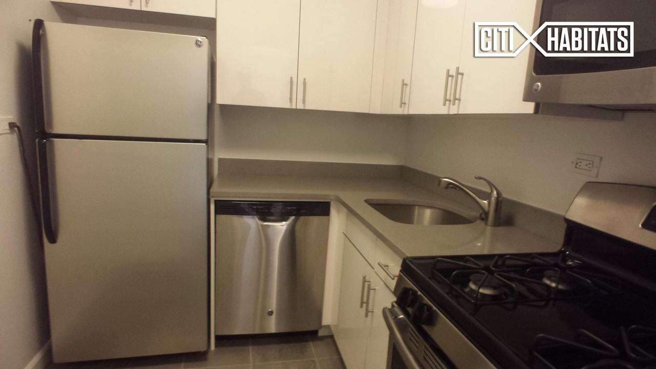 Henry Hudson Pkwy W #17C