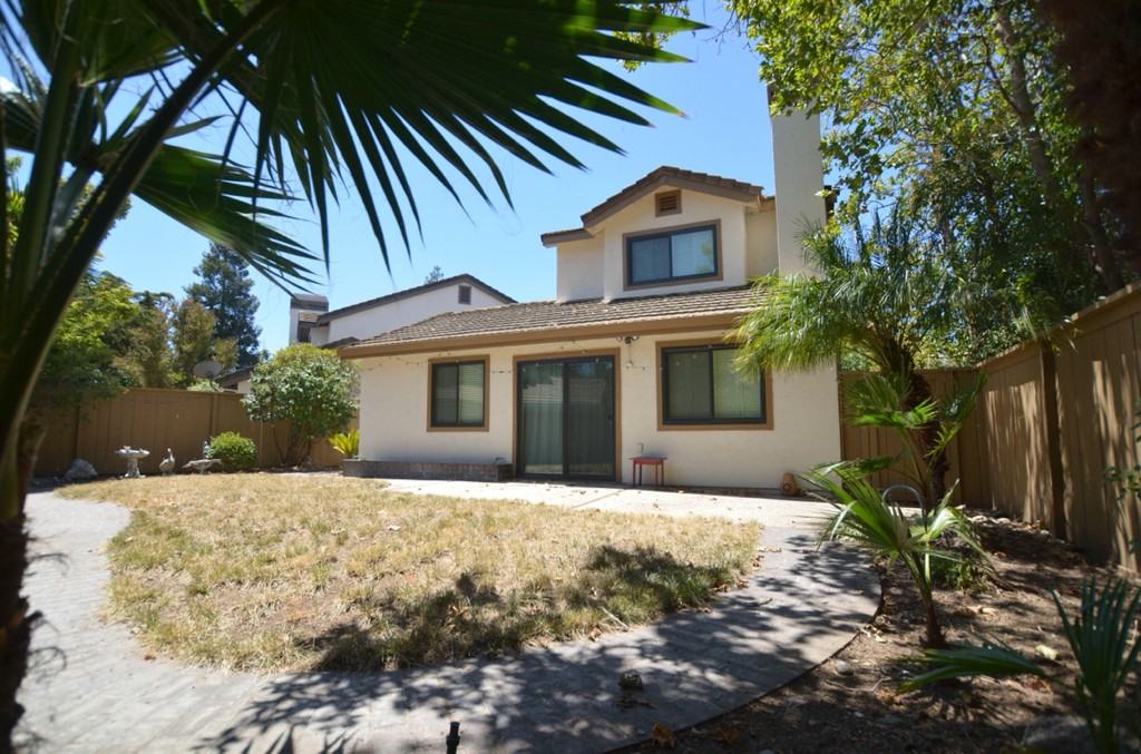 1402 Beringer Court - Photo 2 of 13