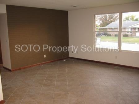1152 Lottes Blvd - Photo 3 of 7