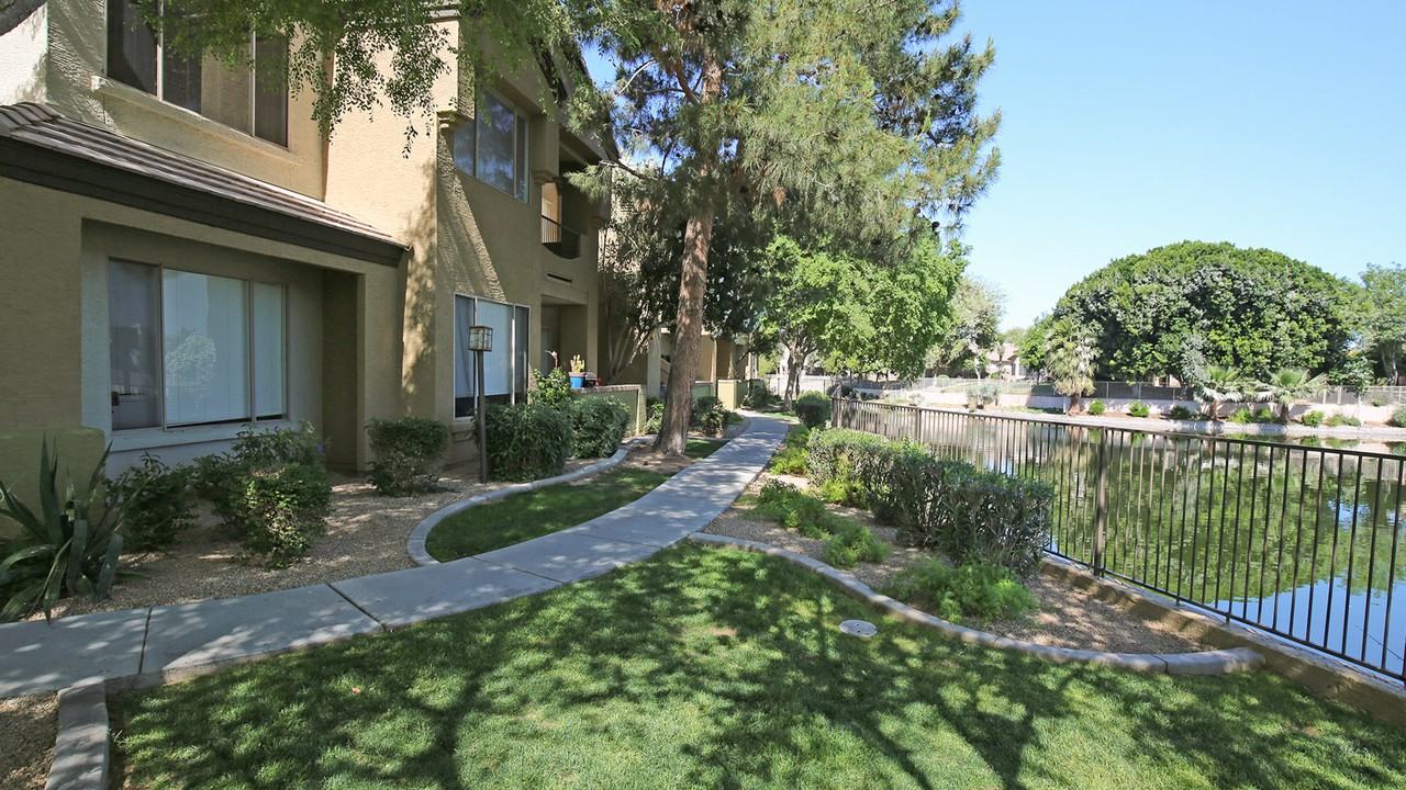 Strayhorse - Photo 3 of 23