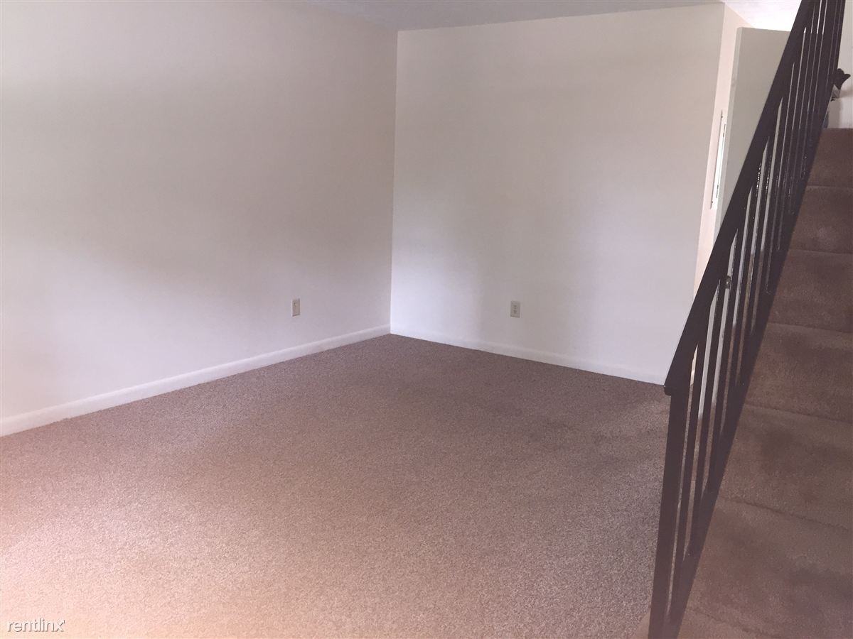 1008 Hickory Hill Ln - Photo 2 of 2