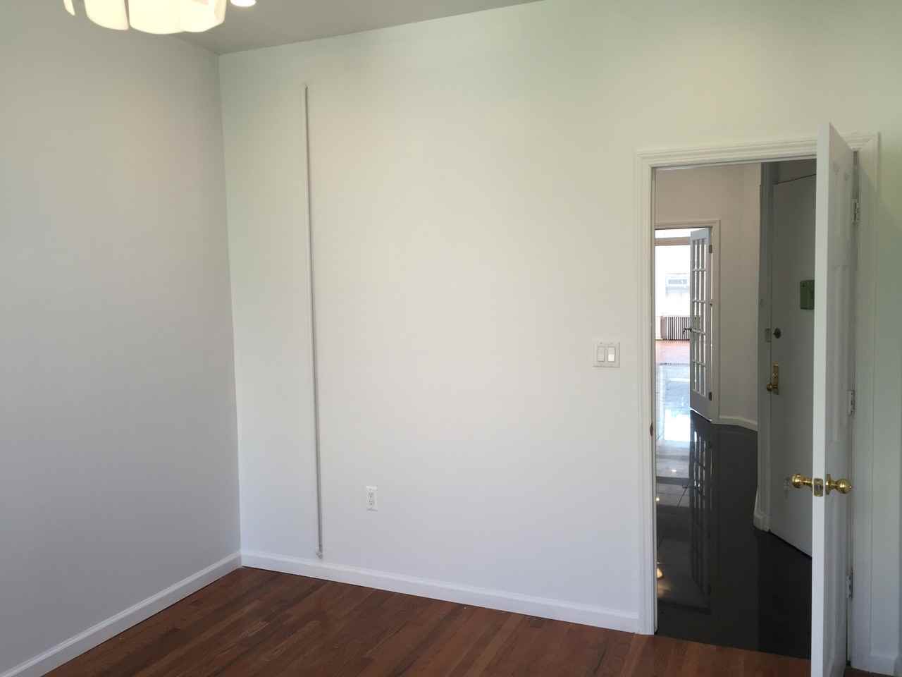 571 Driggs Avenue #3R - Photo 3 of 23