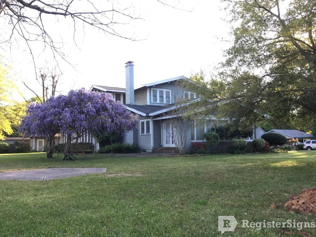 504 Pecan St - Photo 2 of 12