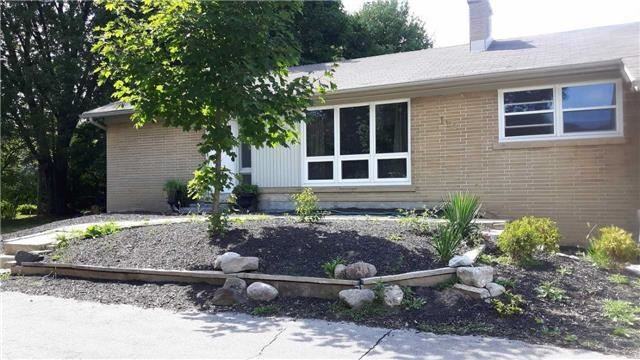 122 Selgrove Crescent - Photo 2 of 10