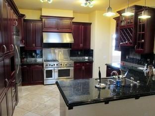 558 Rembrandt Dr - Photo 3 of 8