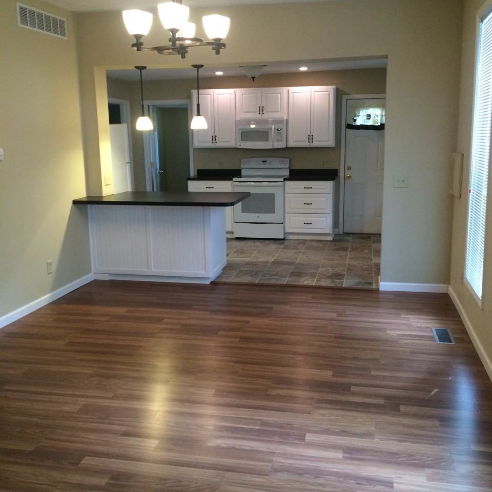 120 N Green St - Photo 2 of 11