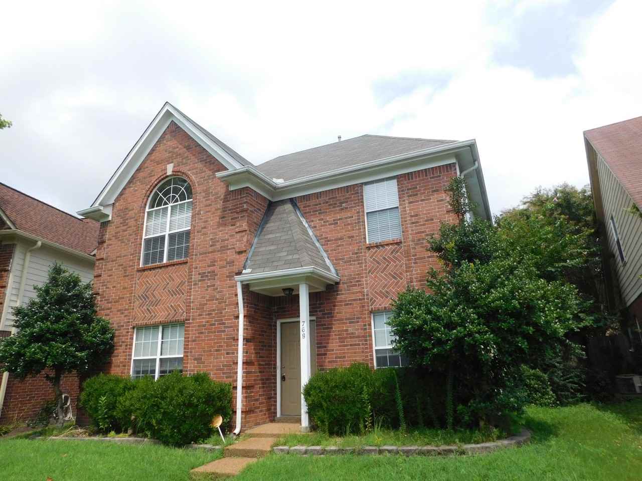768 Breeze Way - Photo 3 of 23
