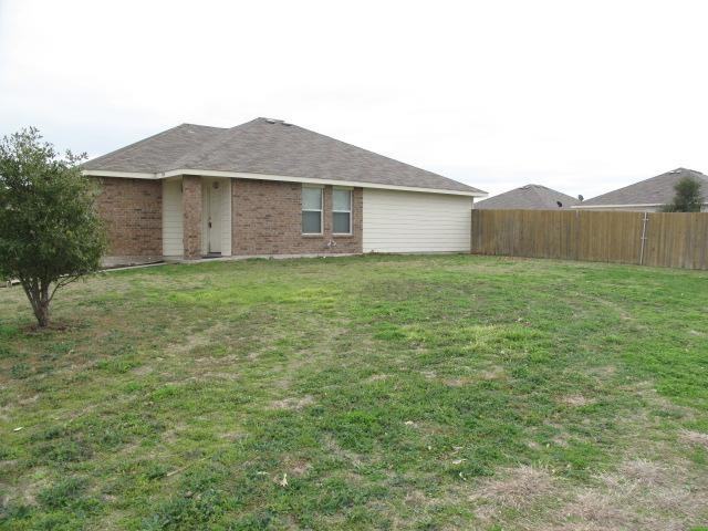 704 Panola Dr - Photo 3 of 10