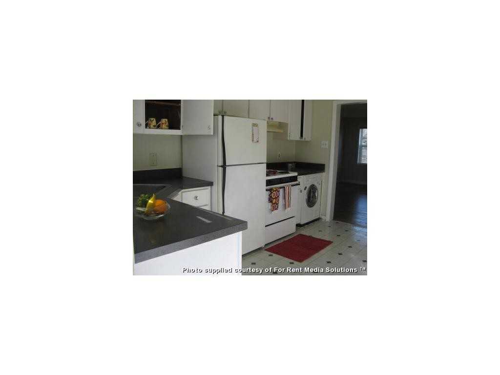 Swansboro Apartments - Photo 2 of 3