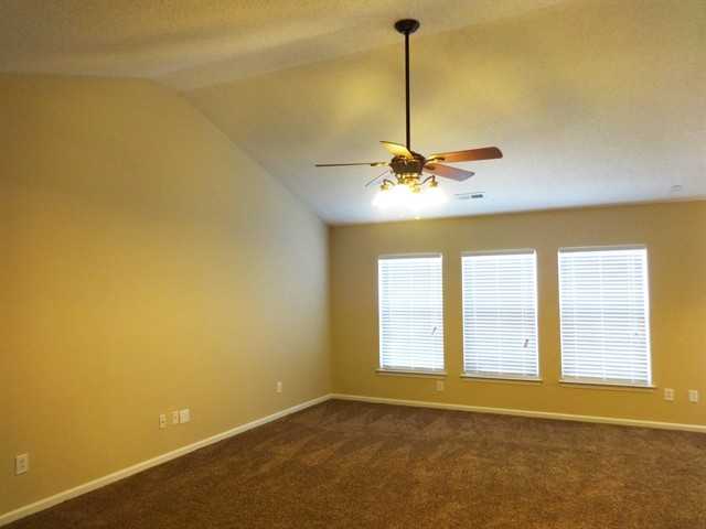 201 Border Rd - Photo 2 of 11