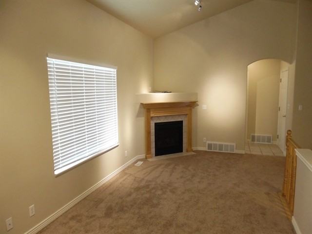 7588 2020 E - Photo 2 of 13