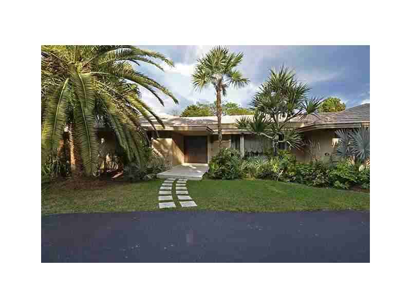 13621 SW 103rd Ave - Photo 3 of 8