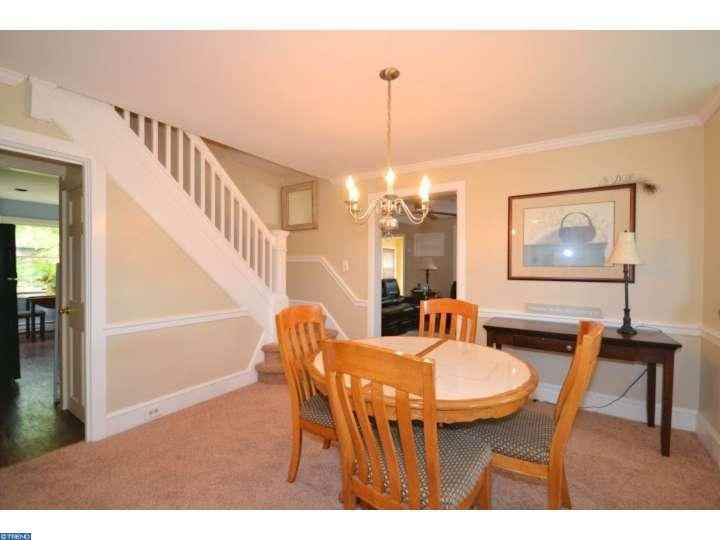 438 Noble St - Photo 2 of 23