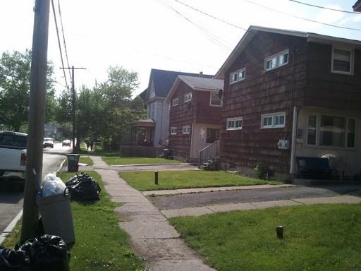 380 W Newell St - Photo 2 of 2