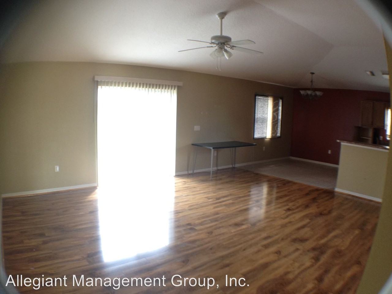 4625 Lincoln St - Photo 3 of 6