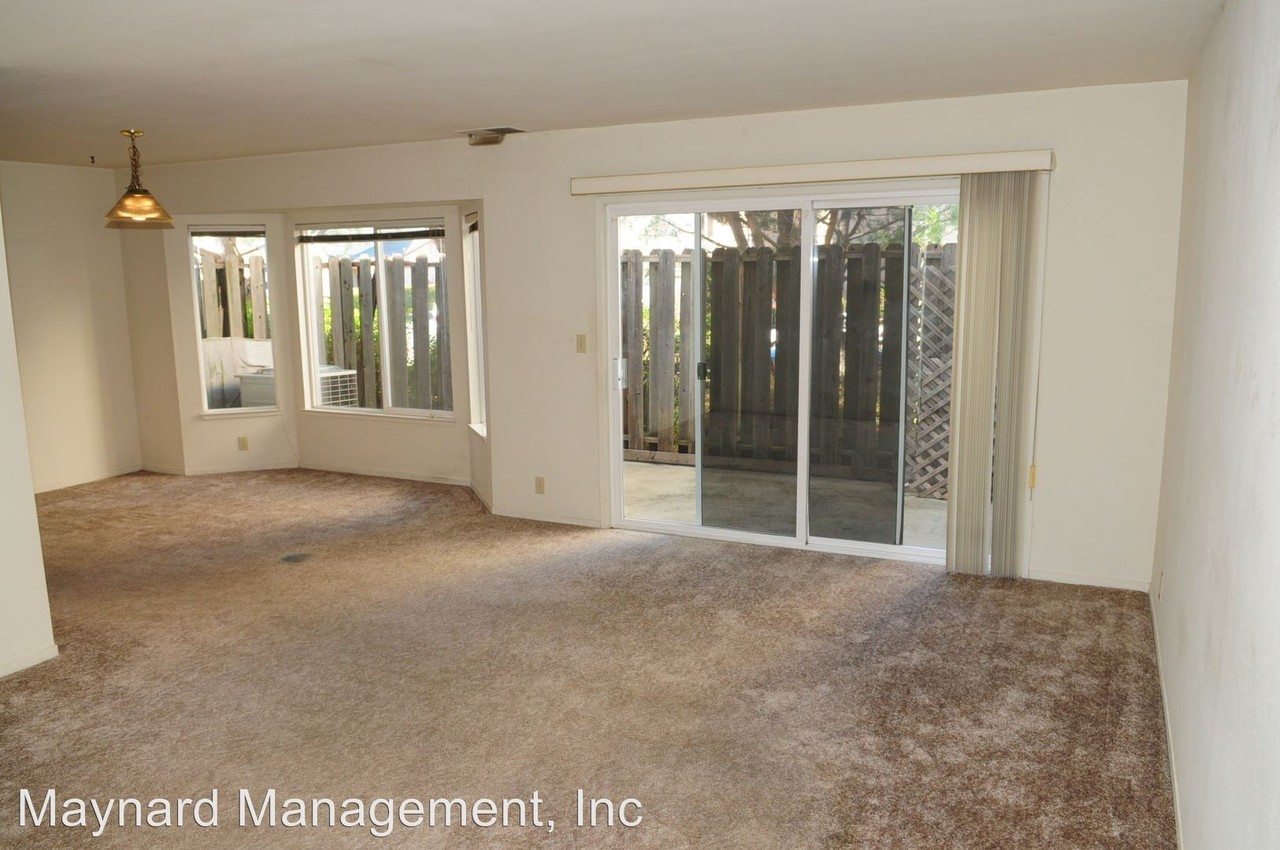 113 Agate Pl - Photo 2 of 7