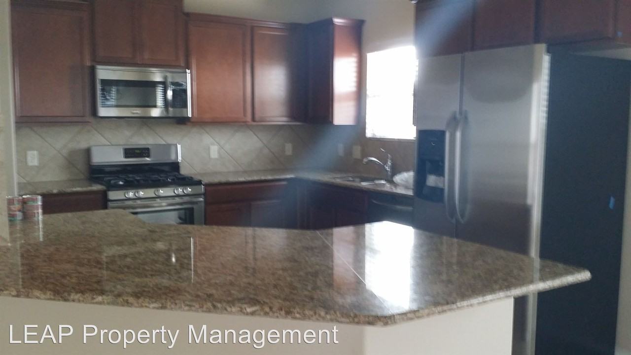 204 Black Bear Dr - Photo 3 of 10