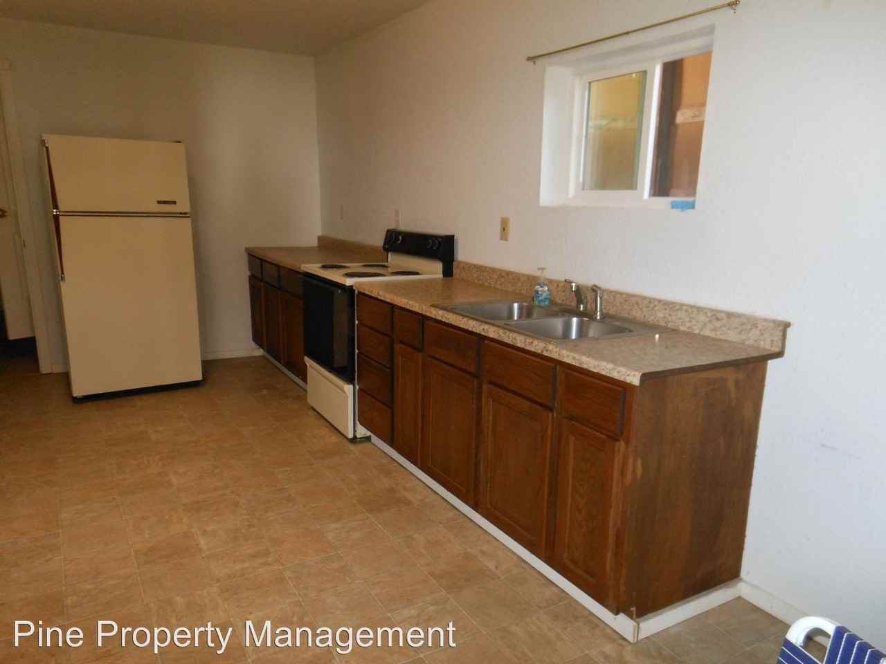 16076 Oak Run Rd - Photo 3 of 8