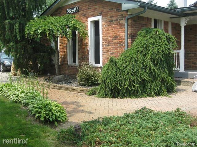 58240 Travis Rd - Photo 2 of 17