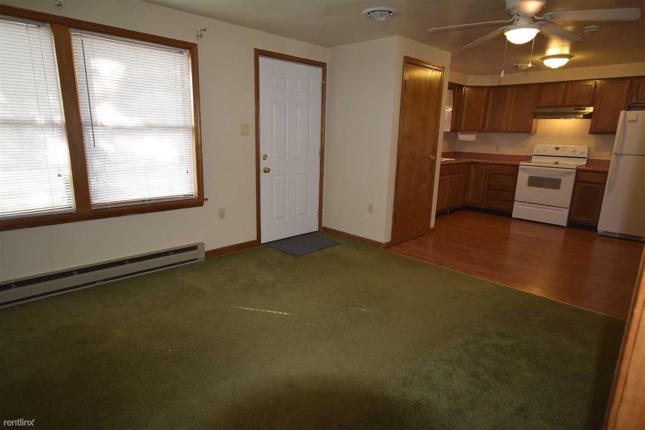 140 Juniper Ct - Photo 3 of 15